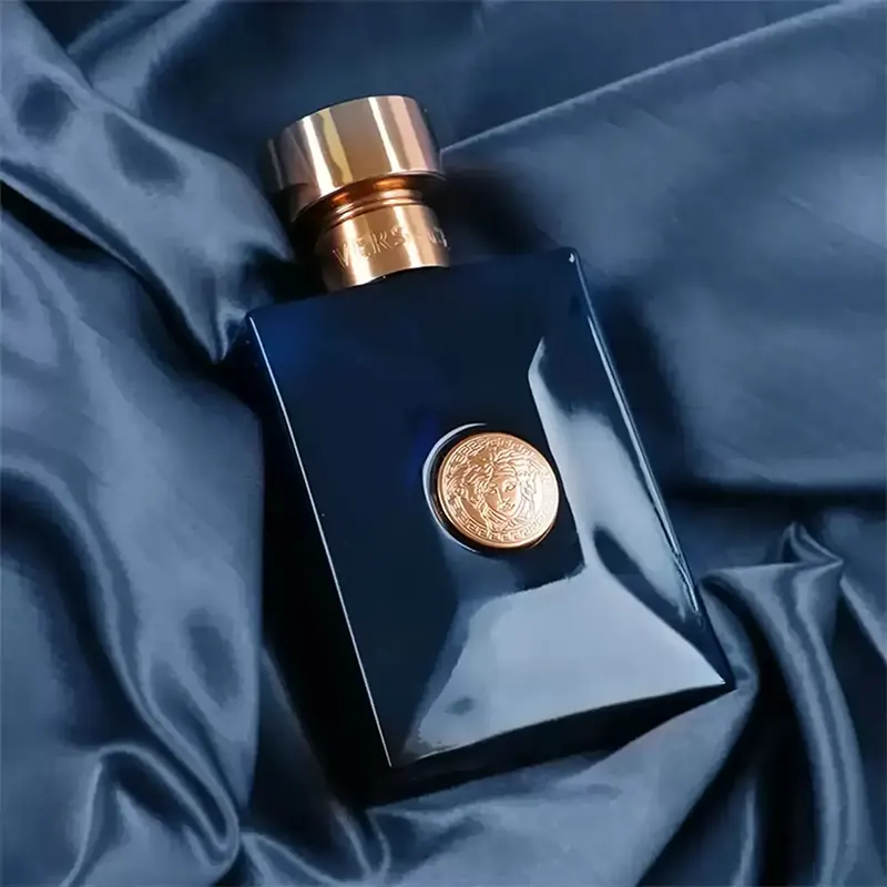عطر ورساچه دیلن بلو مردانه 2 ادکلن ورساچه دیلن بلو مردانه
